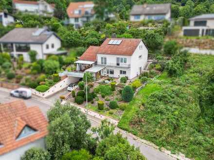 Vielseitiges Einfamilienhaus mit toller Aussicht in Eschbach!