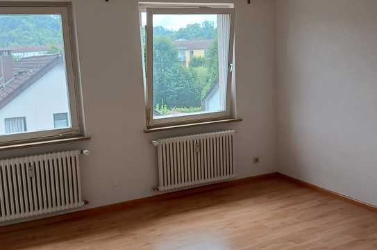 Gemütliche, helle und sonnige 3-Zimmer-Dachgeschosswohnung in Steinen