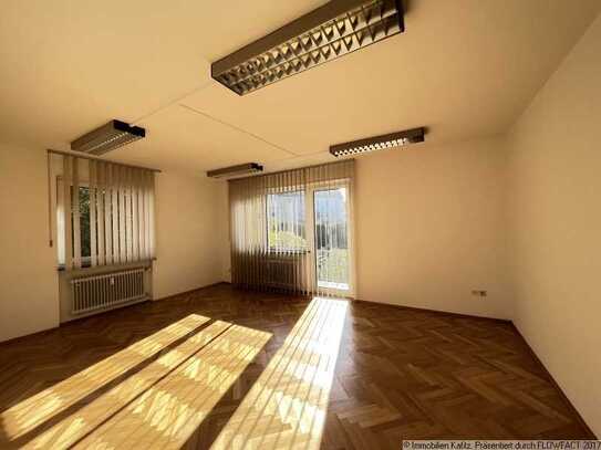 Lichtdurchflutete und modernisierte 5 Zimmer Büroeinheit in Kaiserslautern (Lämmchesberg)