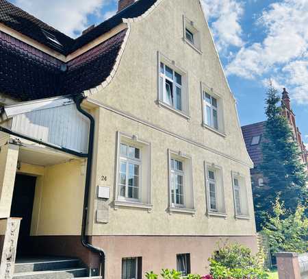 Top Lage - Mehrfamilienhaus - 3 Einheiten - großes Grundstück, Grün, Garagen, Carport, Stellplätzen