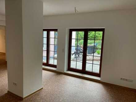 Modernisierte 4-Raum-Wohnung mit hübscher Terrasse in ruhiger Citylage