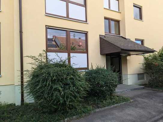 Attraktive 2-Zimmer-EG-Wohnung in Augsburg Kriegshaber mit Terrasse