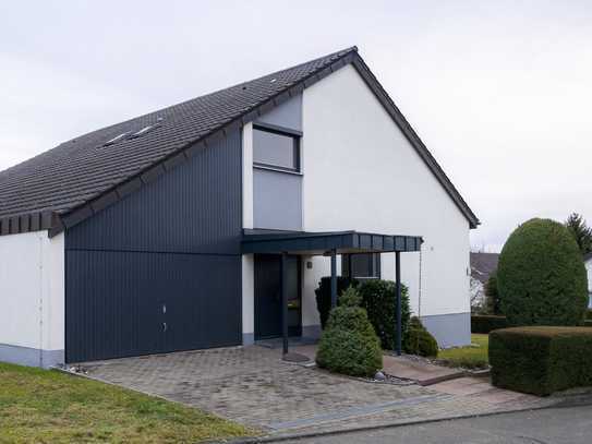 Freistehendes großzügiges Einfamilienhaus in toller Lage in Reutlingen