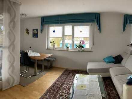 Helle 2-Zimmer-Wohnung mit Loggia