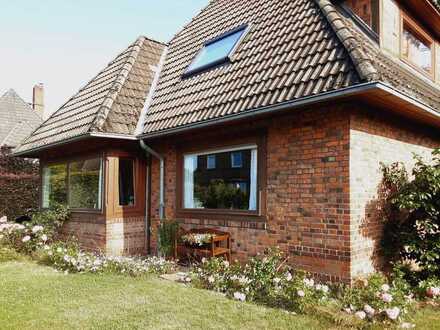 -von Privat- 4-5 Zimmer Einfamilienhaus mit großem Garten