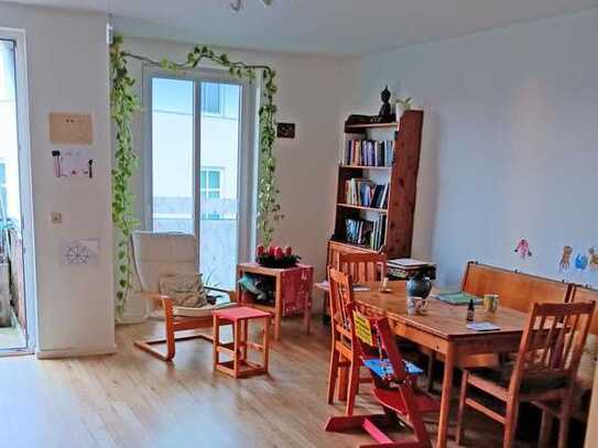 Großzügige 4 Zimmer Etagenwohnung mit Balkon