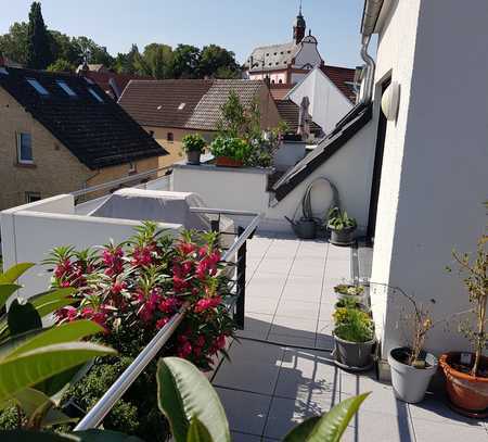 Exklusive 4-Zimmer-Wohnung mit Dachterrasse, hochwertiger EBK und Klimanlage