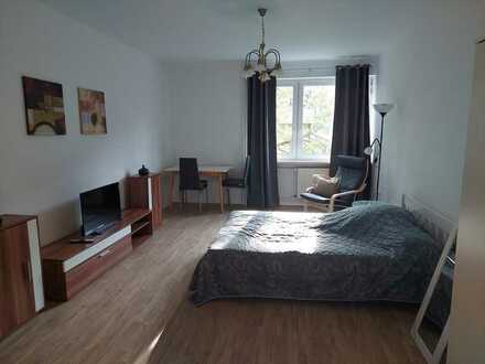 Sonnige und gemütliche möblierte 1-Zimmer Wohnung in Berlin-Steglitz