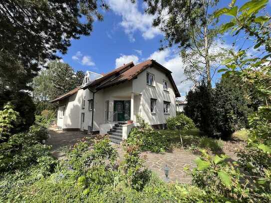 Großzügiges Familienhaus mit Baugrundstück und vielen Optionen in Leipzig - West