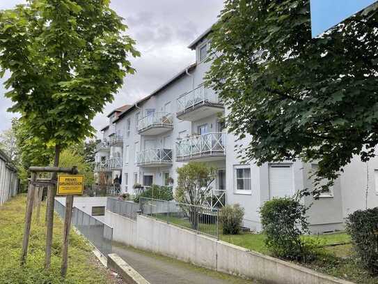 Großzügige 4-Zimmer Wohnung, 2 Bäder, Balkon, kl. Garten Ober-Eschbach