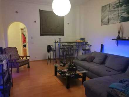 Exklusive, sanierte 2-Zimmer-Wohnung mit Balkon und EBK in Berlin