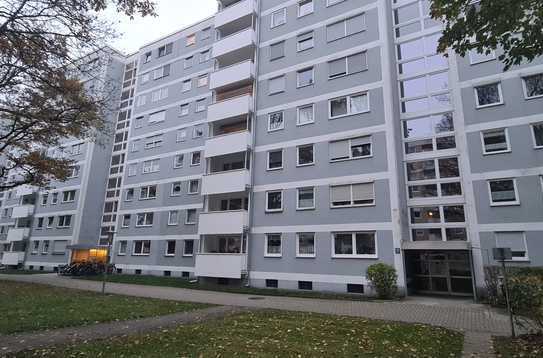 3-Zimmer-Erdgeschosswohnung mit Balkon und Einbauküche in München PROVISIONFREI!