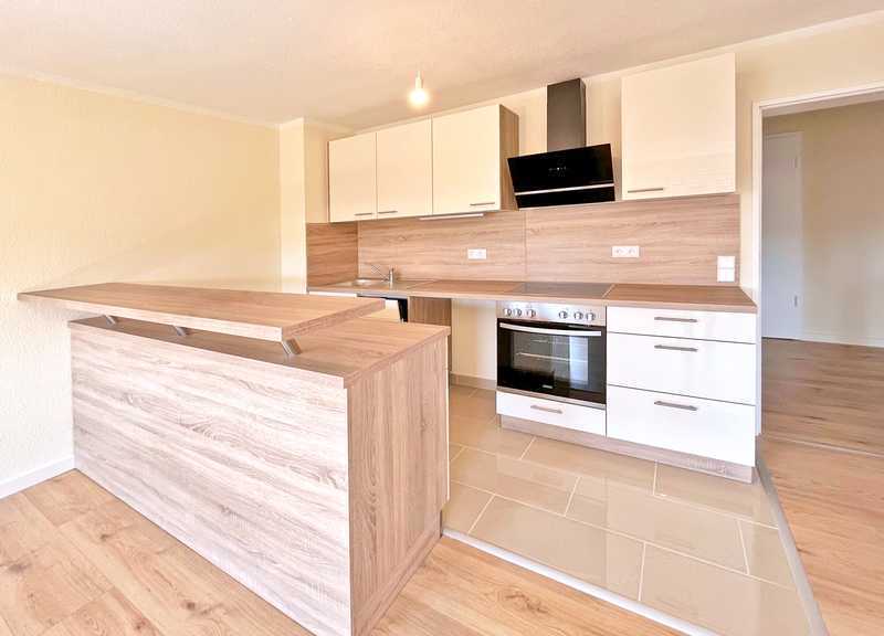 Sanierte Maisonettewohnung * 2-RW * Süd-West-Balkon * 5. + 6. OG * EBK * Bad mit Wanne * SP * TOP *