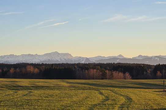 Grundstück mit Bergblick in sonniger Lage