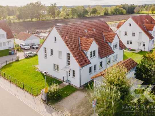 Effiziente Doppelhaushälfte in schöner Siedlung Mantel´s mit sicherer Vermietung an die BRD