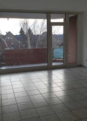 großzügige 2 Zimmer Wohnung mit Südbalkon