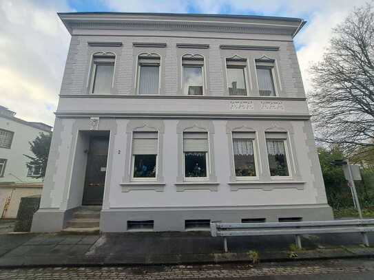 Dreifamilienhaus mit Garagenhof in Solingen-Höhscheid (Grünewald)