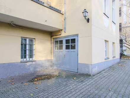 Parkplatz und Lagerraum: Garage in erstklassiger Lage von Berlin-Tempelhof