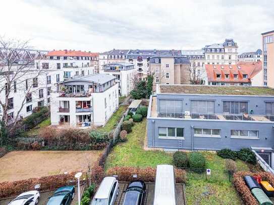 Senioren aufgepasst! Barrierefreier Neubau, 4. OG, Aufzug, Balkon, EBK und Fußbodenheizung.