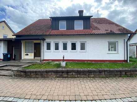 Geräumiges Zweifamilienhaus in idyllischer Lage von Bodelshausen