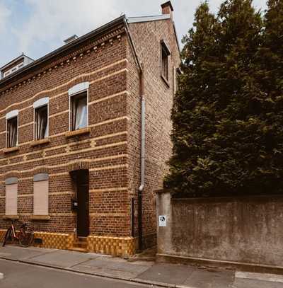 Rodenkirchen - Altes gepflegtes Ein- bis Zweifamilienbacksteinhaus in zentraler Ruhiglage