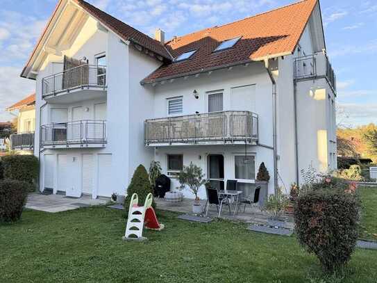 Gepflegte 3 1/2 Zi.-Whg. mit Terrasse, TG Stellpl. und Gartennutzung