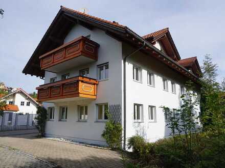 großzügige Dachgeschosswohnung in idyllischer Lage