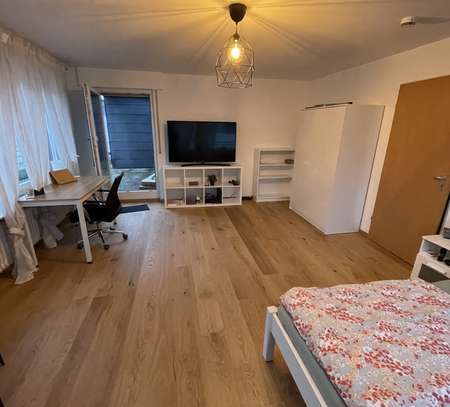 1-Zimmer-Wohnung mit Einbauküche und großer Dachterrasse