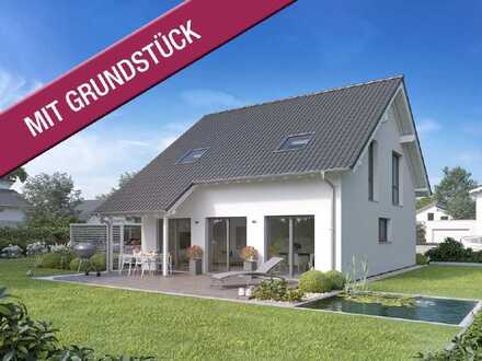 Traumhaftes Grundstück mit neuem Ausbauhaus und guter Anbindung zum Stadtzentrum!