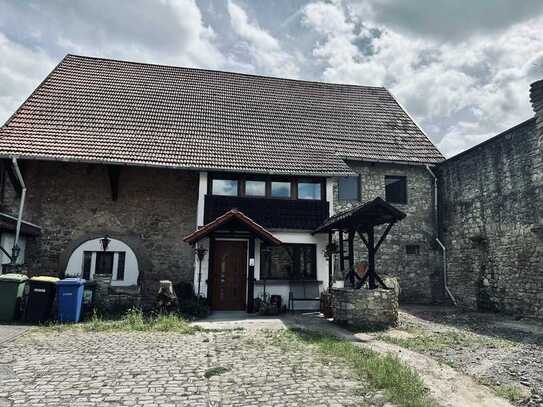 Geräumiges, preiswertes 8,5-Raum- Handwerker Haus