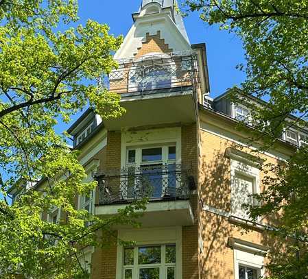 PROVISIONSFREI - Stilvolle Dachgeschosswohnung mit Blick zum Wasser