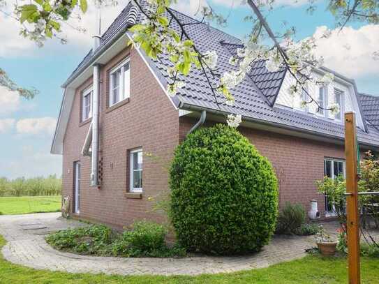 Home sweet home: Gepflegte Doppelhaushälfte mit Garten und Carport in idyllischer Lage