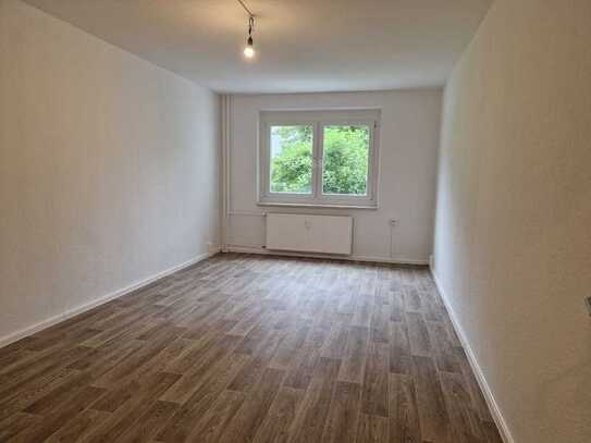 Tolle 1-Zimmer-Wohnung mit Wannenbad und separater Küche im Hochparterre!