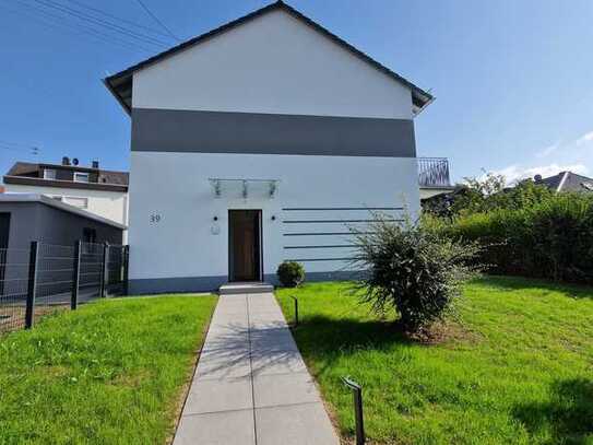 Erstbezug nach Sanierung! Schickes, freistehendes Einfamilienhaus mit großem Garten und Garage