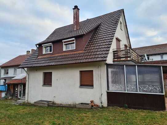 Preiswertes, saniertes 6-Raum-Einfamilienhaus in Straubenhardt