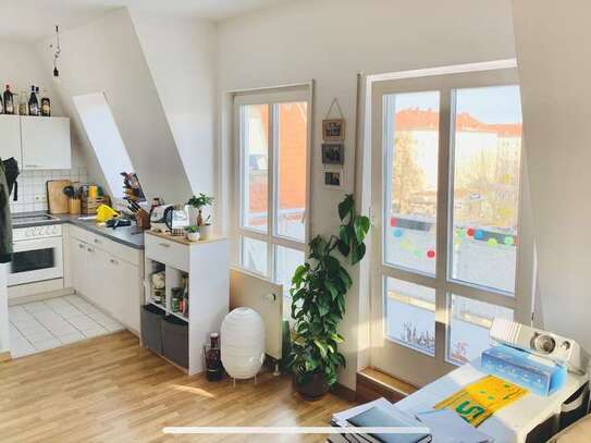 2-Zimmer Wohnung mit Balkon, 780 €, 49 m²