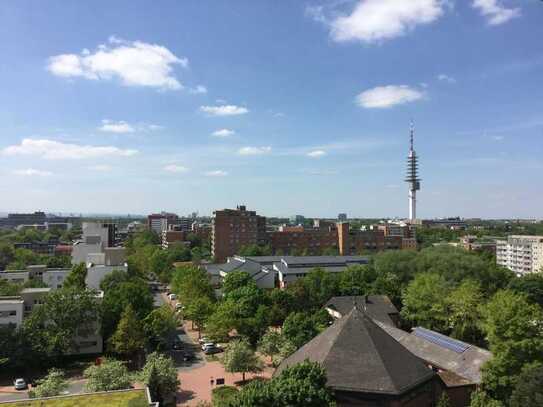 geräumige Wohnung mit 4 Zimmern und großer Loggia nahe MHH Hannover