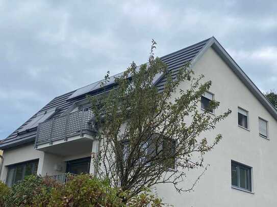 Schöne 2,5-Zi DG-Wohnung in Birkach; Topzustand