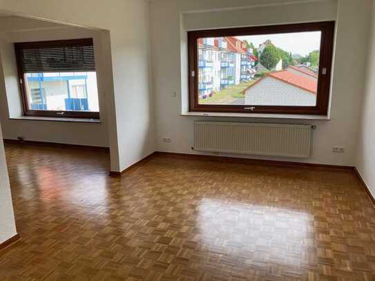 Helle 4-Zimmer-Wohnung mit Balkon und Gartennutzung