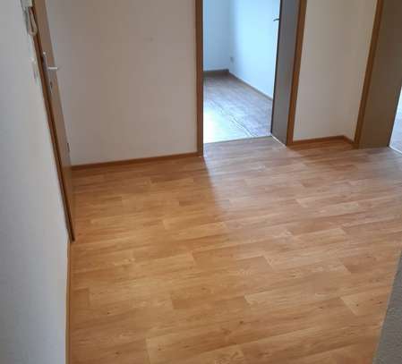 Helle 4-Zimmer-Wohnung zu vermieten in Crimmitschau