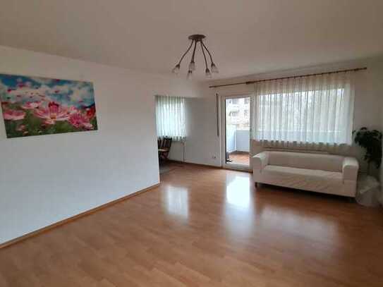 Schöne, helle 2,5 Zimmer-Whg., teilmöbliert, Balkon, TG, Keller in Tamm (Nähe Breuningerland)