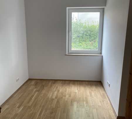 modernisierte 2 Zimmer Wohnung - gerne an Studenten - nähe FH (S31-EGLV)