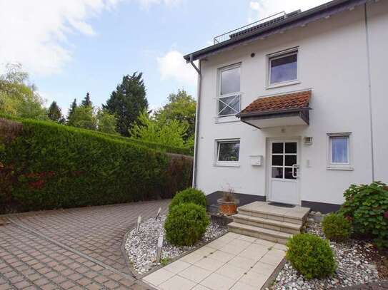 KÖNIGSTEIN Schneidhain: Großzügige moderne Doppelhaushälfte mit Dachterrasse!