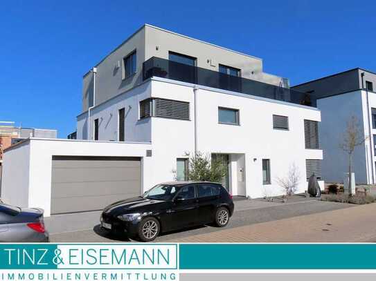 Neuwertiger Wohntraum für die große Familie plus extra Penthousewohnung in Waghäusel-Wiesental