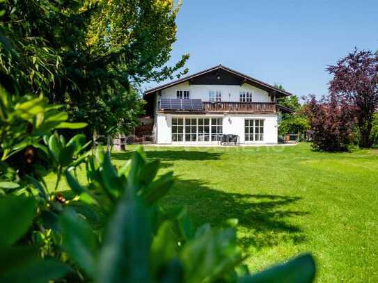 Sonniges Einfamilienhaus mit parkähnlichem Grundstück