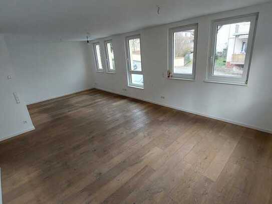 Neuwertige 2 Zimmer Erdgeschosswohnung