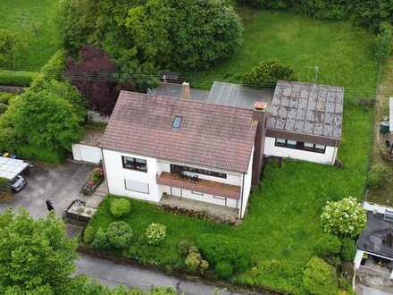 Schönes Wohnhaus mit 2 Einheiten und Werkstatt