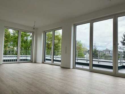 NEUBAU: Wunderschöne + sonnige 3-Zi-Penthouse-Wohnung mit großer Sonnenterrasse und Weitblick