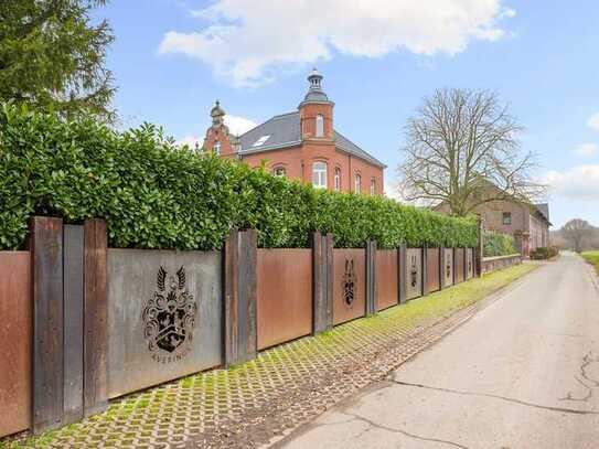 Stilvoller Wohntraum bei Düsseldorf
- modernes Juwel im denkmalgeschützten Hof
- Garten ca. 4.550
