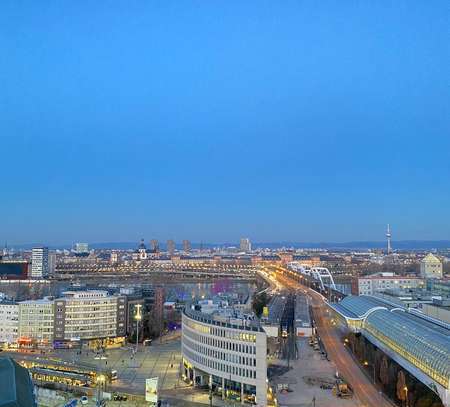 vollmöblierte Wohnung mit zwei Zimmern sowie Balkon und EBK in Ludwigshafen am Rhein